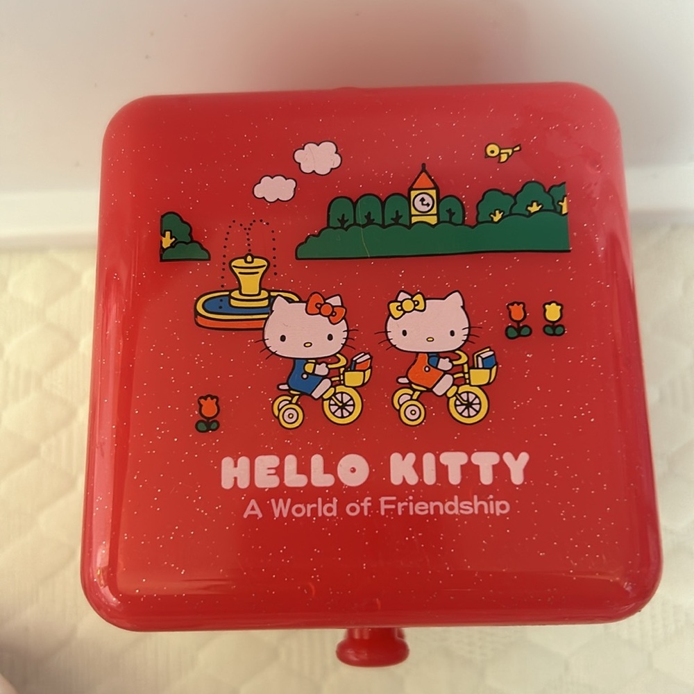 Kitty - Picture 2 of 8